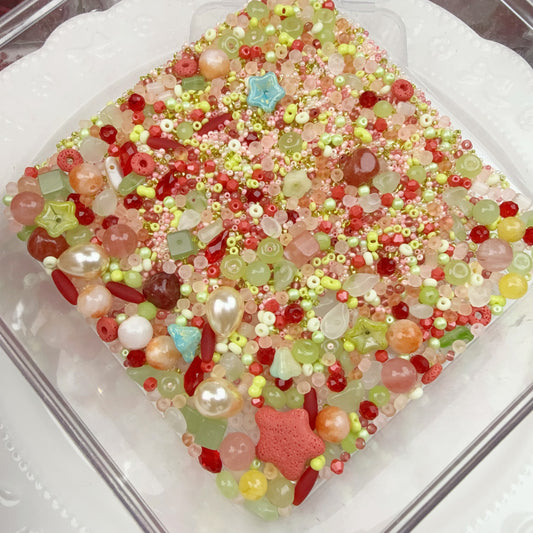 0 0今日新作 緑濃いピンク シードビーズ混ぜ(0304)