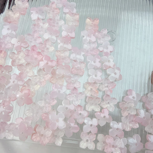 0 0今日新作 ガラスビーズ-4片花8ミリ(0305)