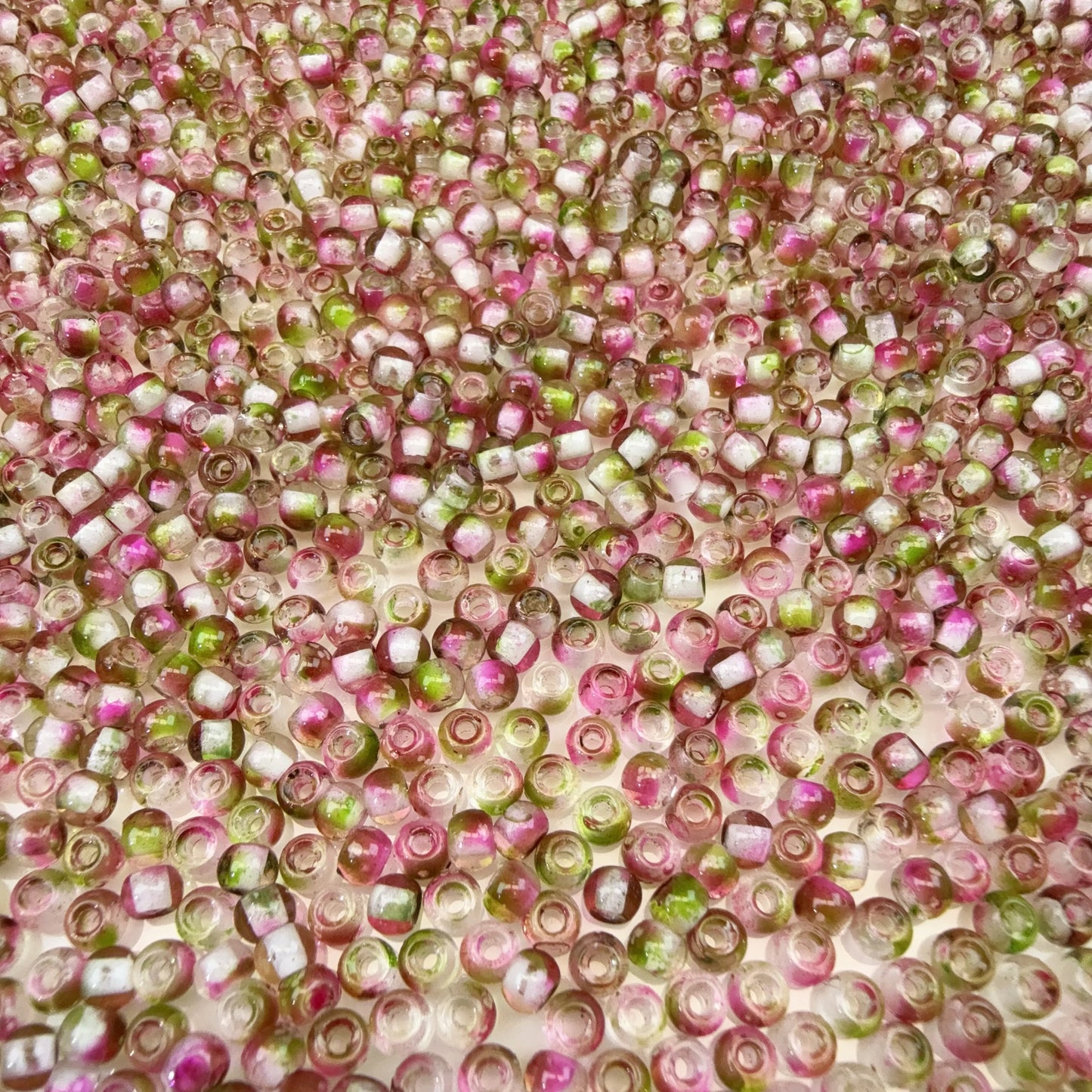 0 0今日新色 カラー芯染めピカソ シードビーズ混ぜ(1108)