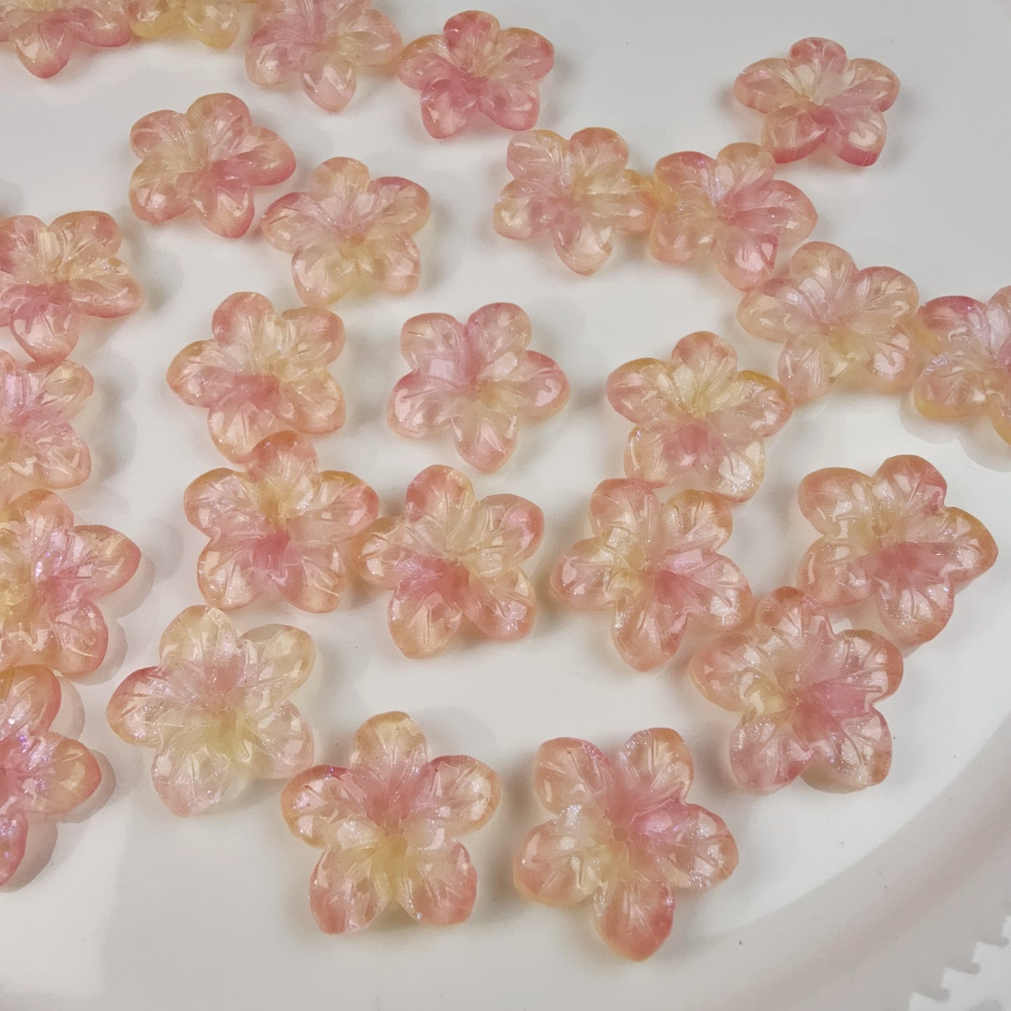 0 0今日新作 ガラスビーズ-5弁花22ミリ(0127)