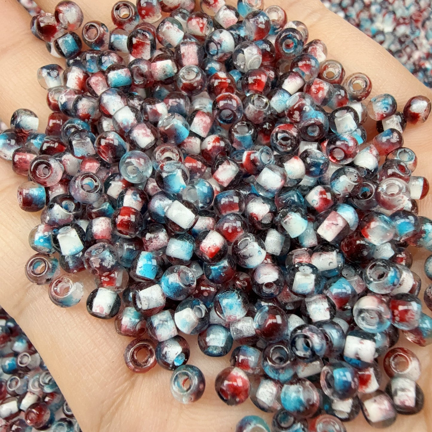 0 0今日新色 カラー芯染めピカソ シードビーズ混ぜ(1108)