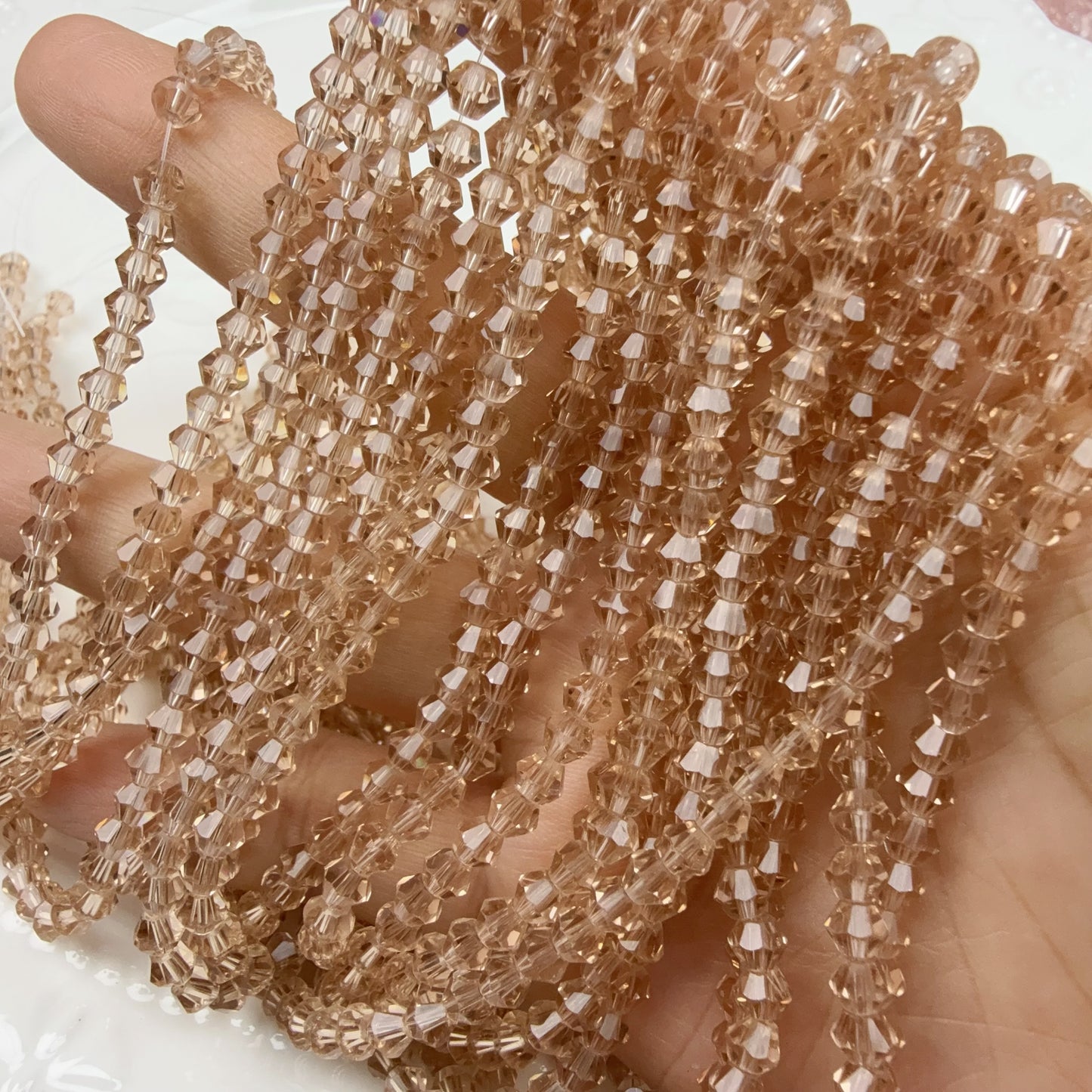 0 0今日新作 菱形カット-4ミリ(1130)