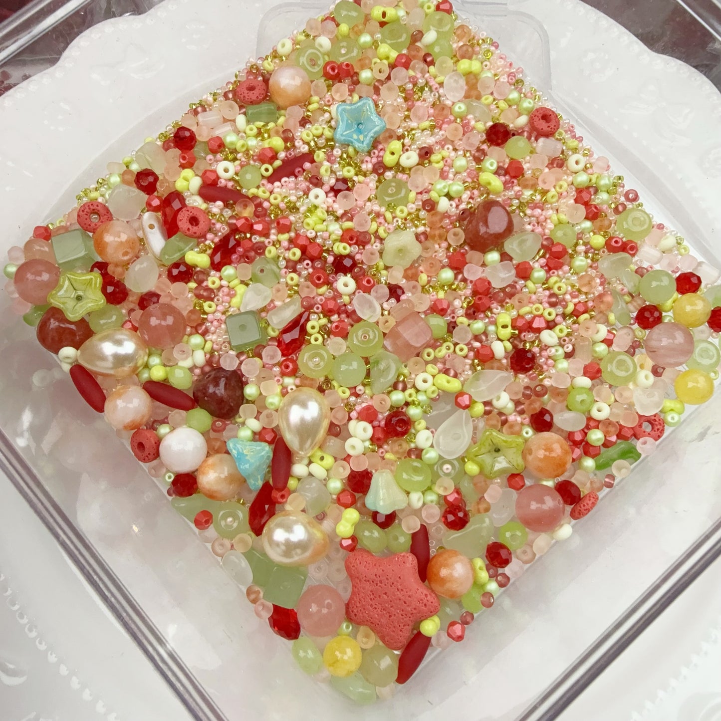 0 0今日新作 緑濃いピンク シードビーズ混ぜ(0304)