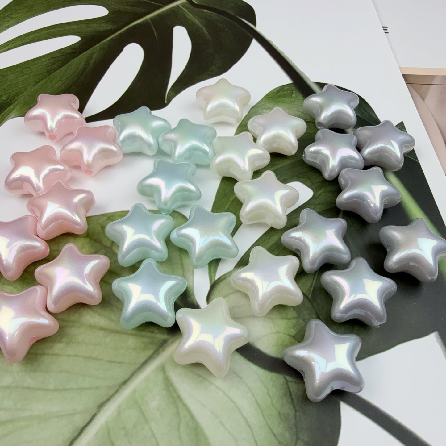 0 0今日新色 ぷっくりハート&リボン  20ミリぐらい（0523）