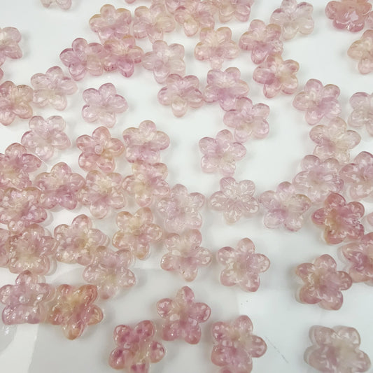 0 0今日新作 クリアガラスビーズ−5弁花(0117)