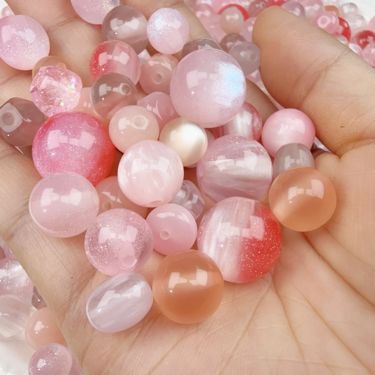 0 0今日新作 ピンク樹脂ビーズ混ぜ 樹脂(0124)