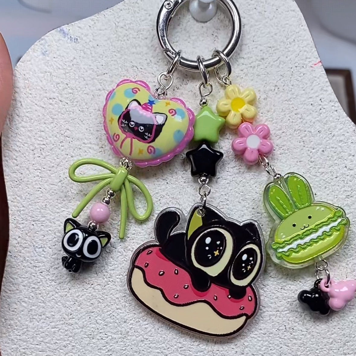 0 0今日新作 緑兎 アクリル(0904)