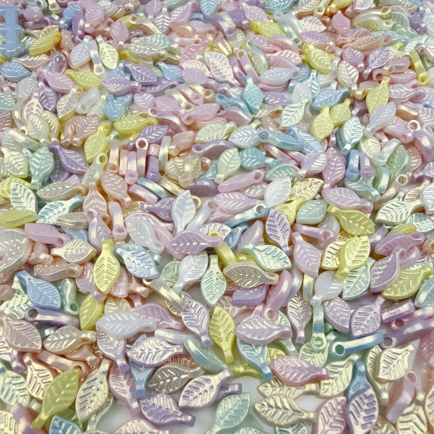 0 0今日新作 アクリル葉っぱ(0108)