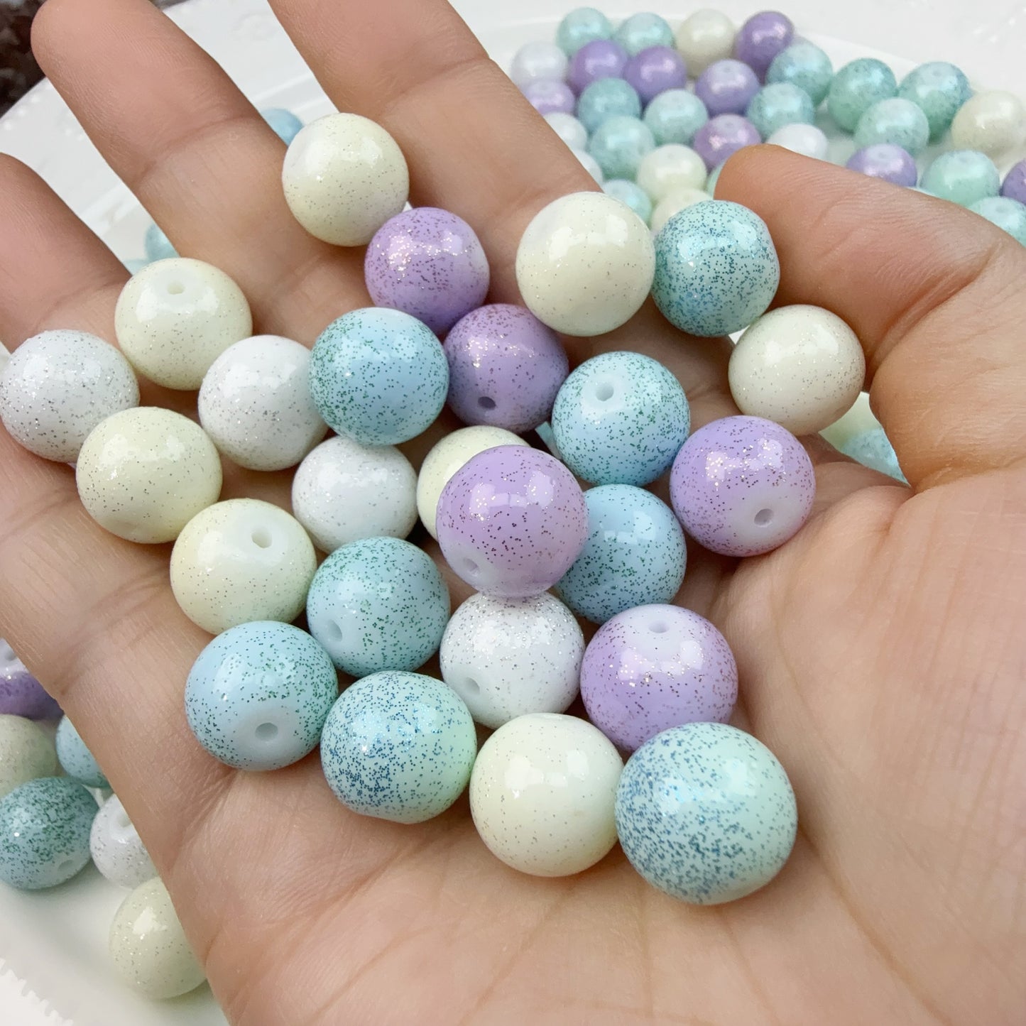 0 0今日新作 磁器色ビーズ 13ミリ(1007)