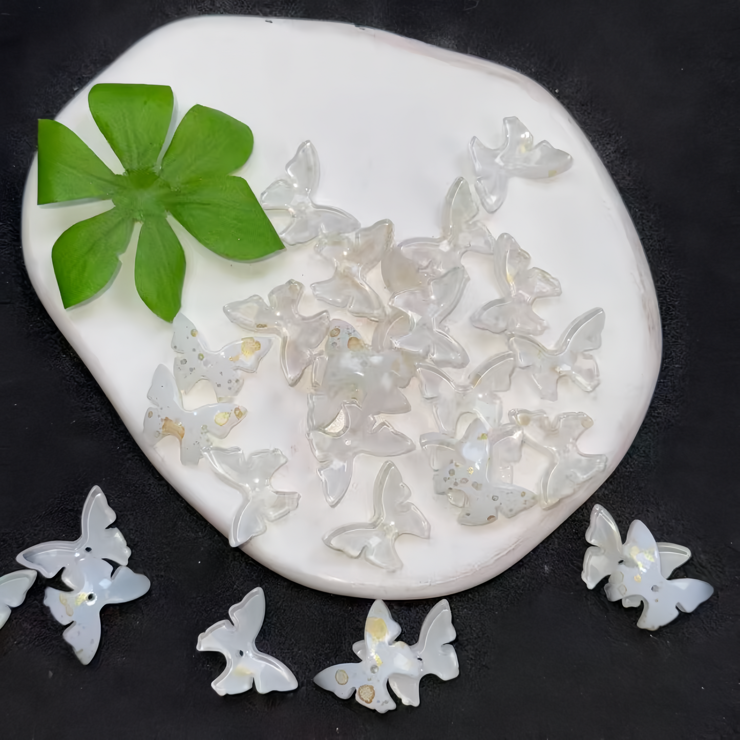 0 0今日新作 ガラスビーズ-蝶々(0307)