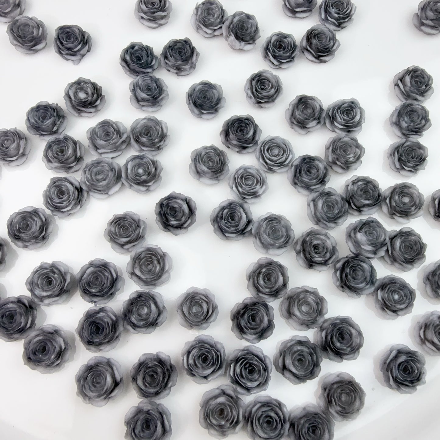 0 0今日新作 柔らかい薔薇-12ミリ 夜光効果(0126)