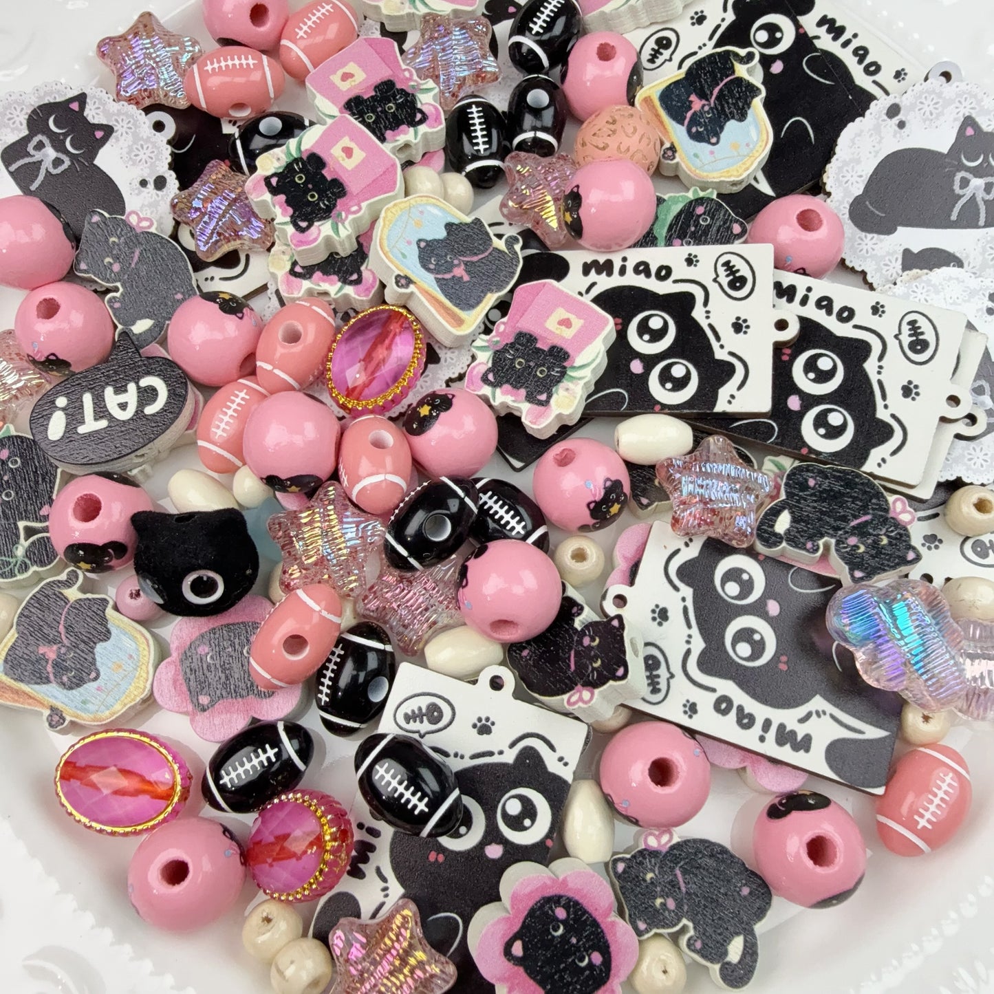 0 0今日新作 黒猫 木製ビーズ (0823)