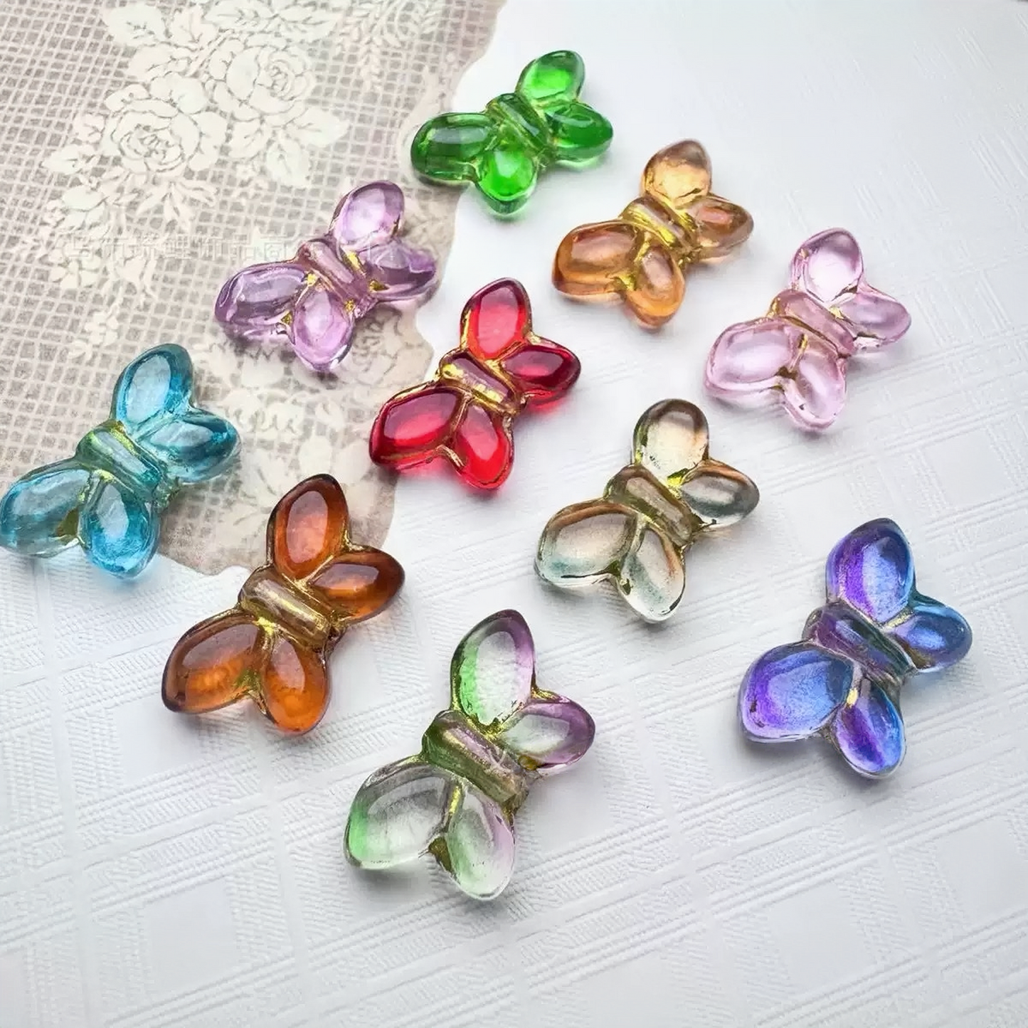 0 0再入荷 チェコビーズ-クリア蝶々(0131)