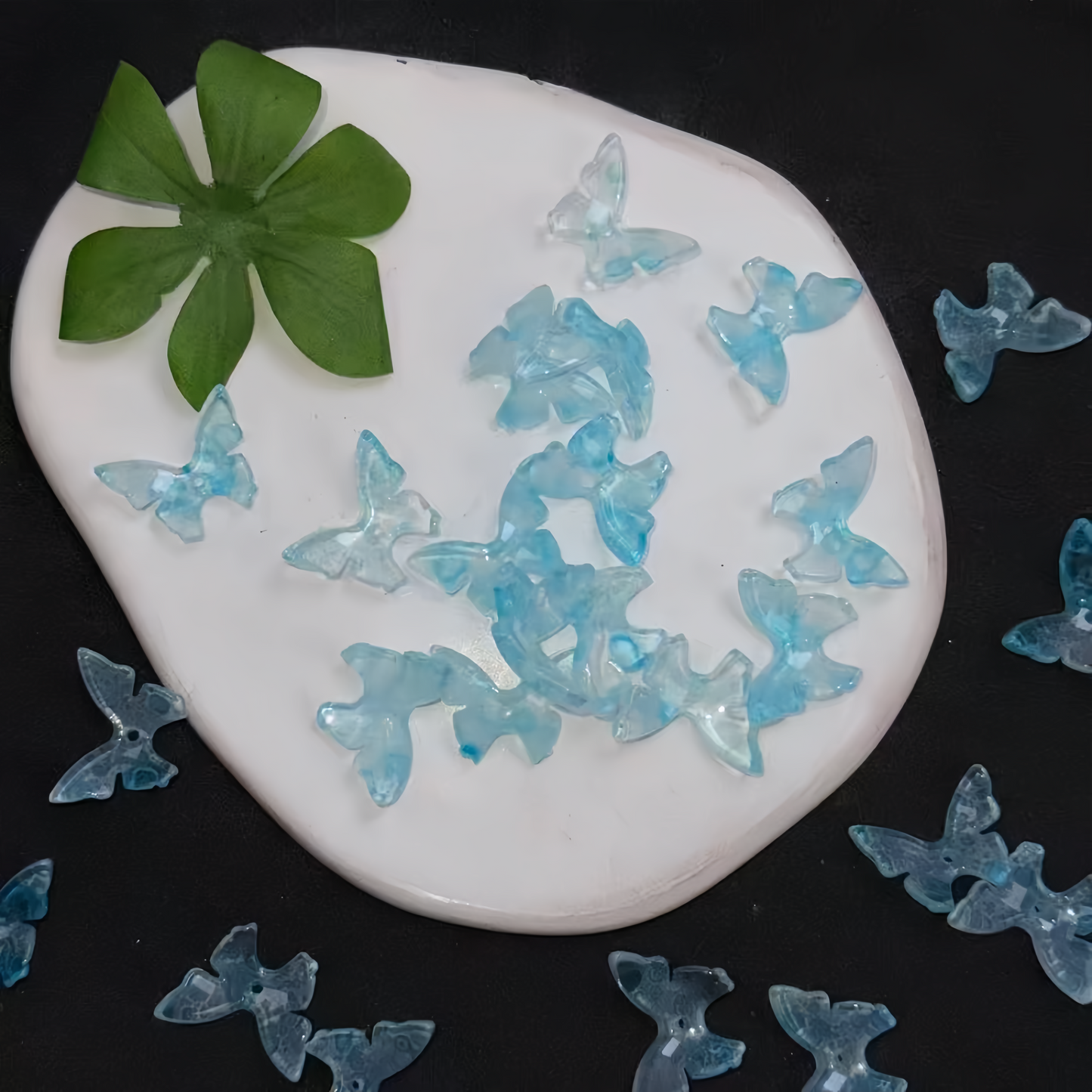 0 0今日新作 ガラスビーズ-蝶々(0307)