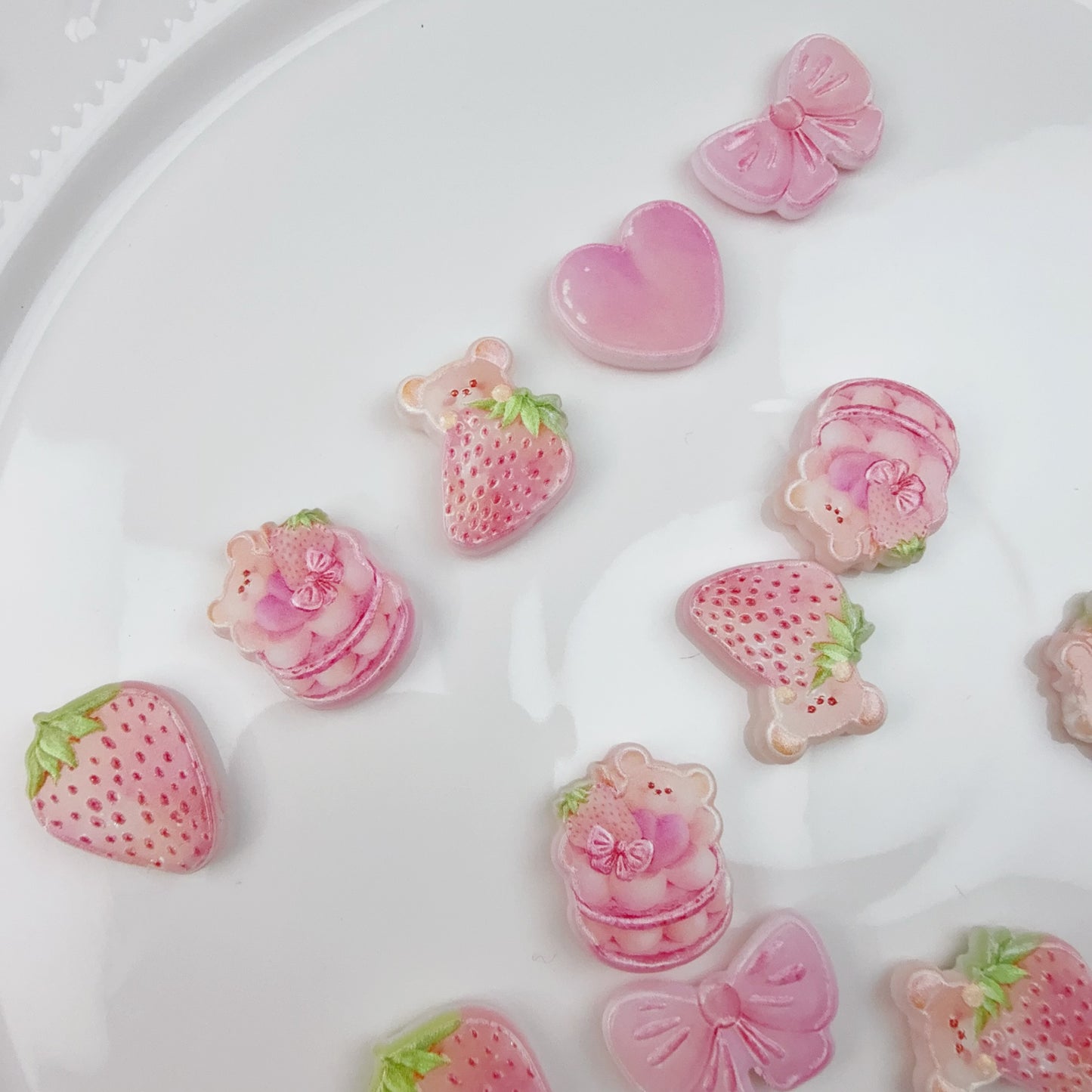 0 0今日新作 ピンクいちご 通し穴(0514)