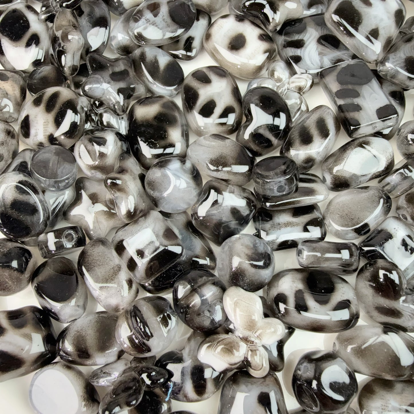 0 0今日新作 雲豹柄 ー黒 アクリル混ぜ(1207)