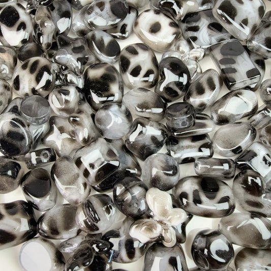 0 0今日新作 雲豹柄 ー黒 アクリル混ぜ(1207)