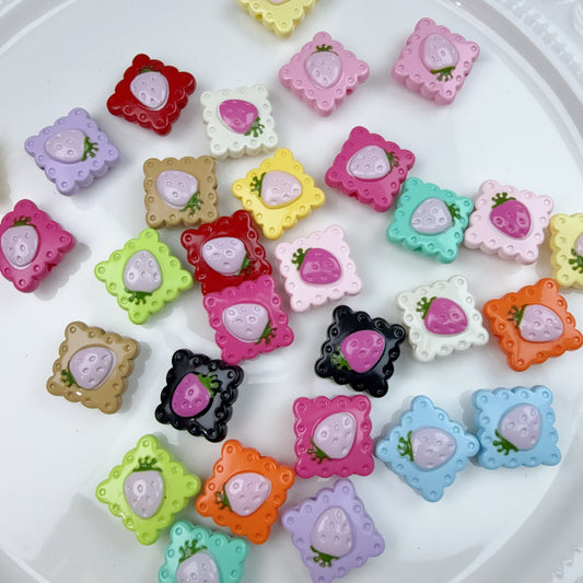 0 0今日新作 キューブ苺（0823）