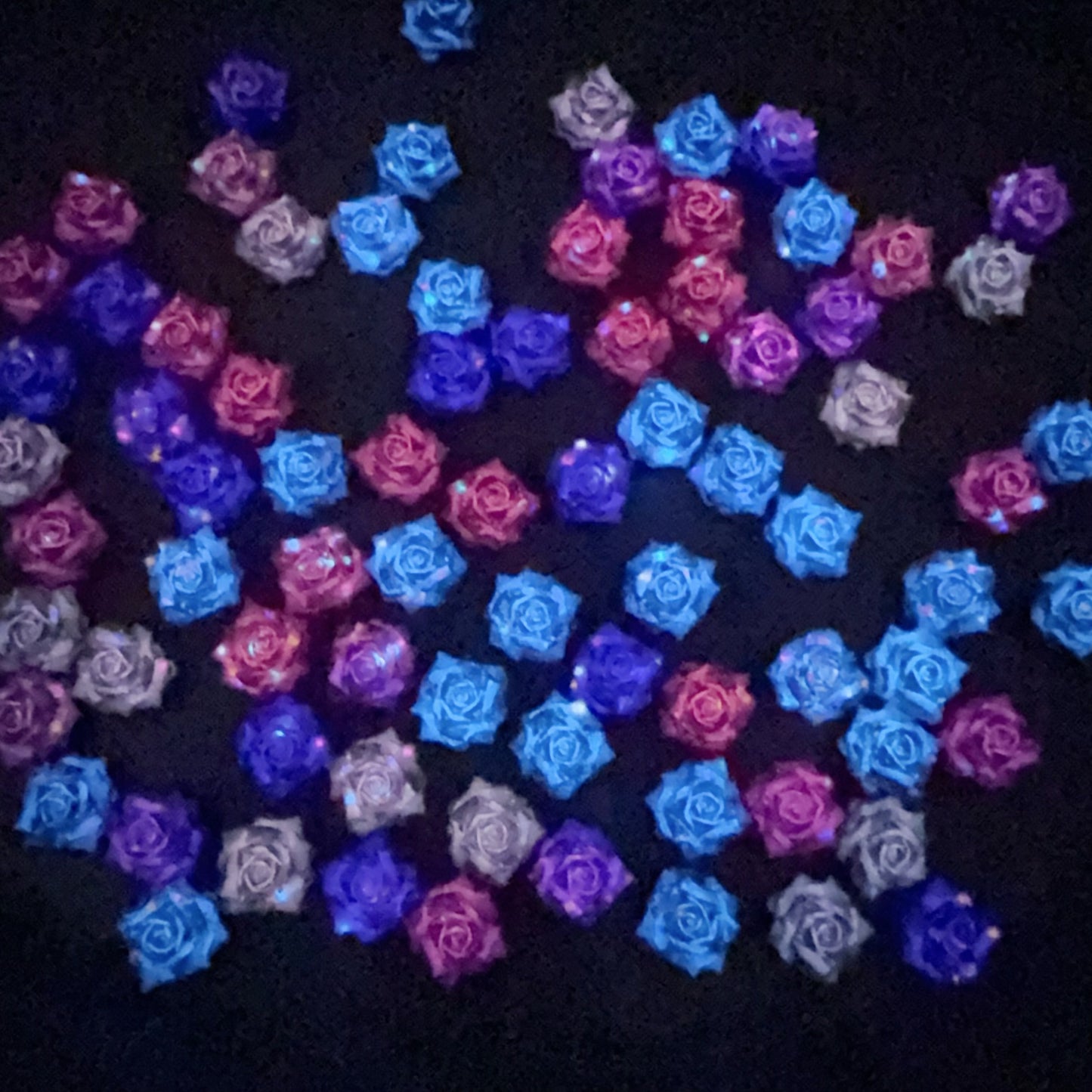 0 0今日新作 柔らかい薔薇-12ミリ 夜光効果(0126)