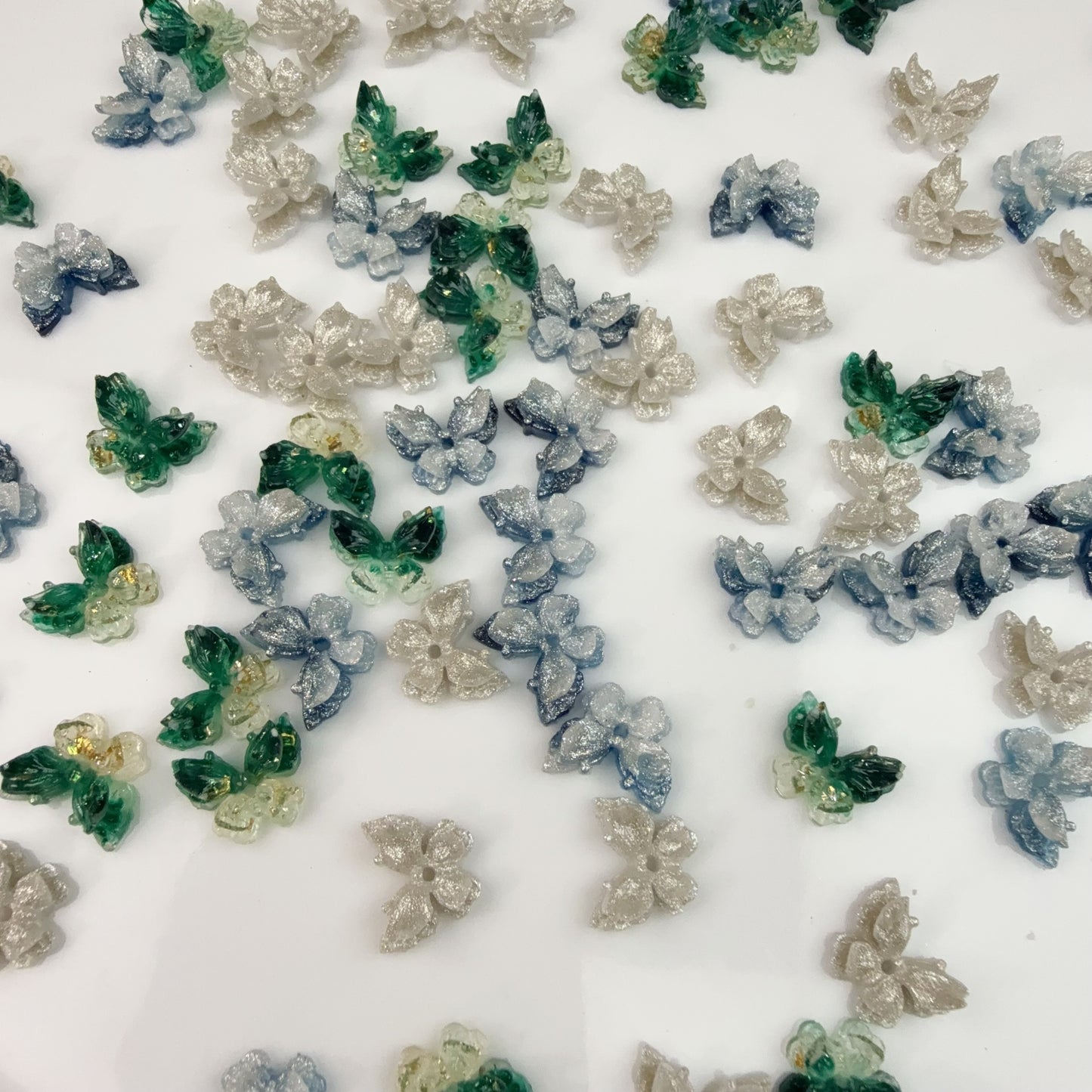 0 0今日新作 蝶々ー樹脂 (0211)