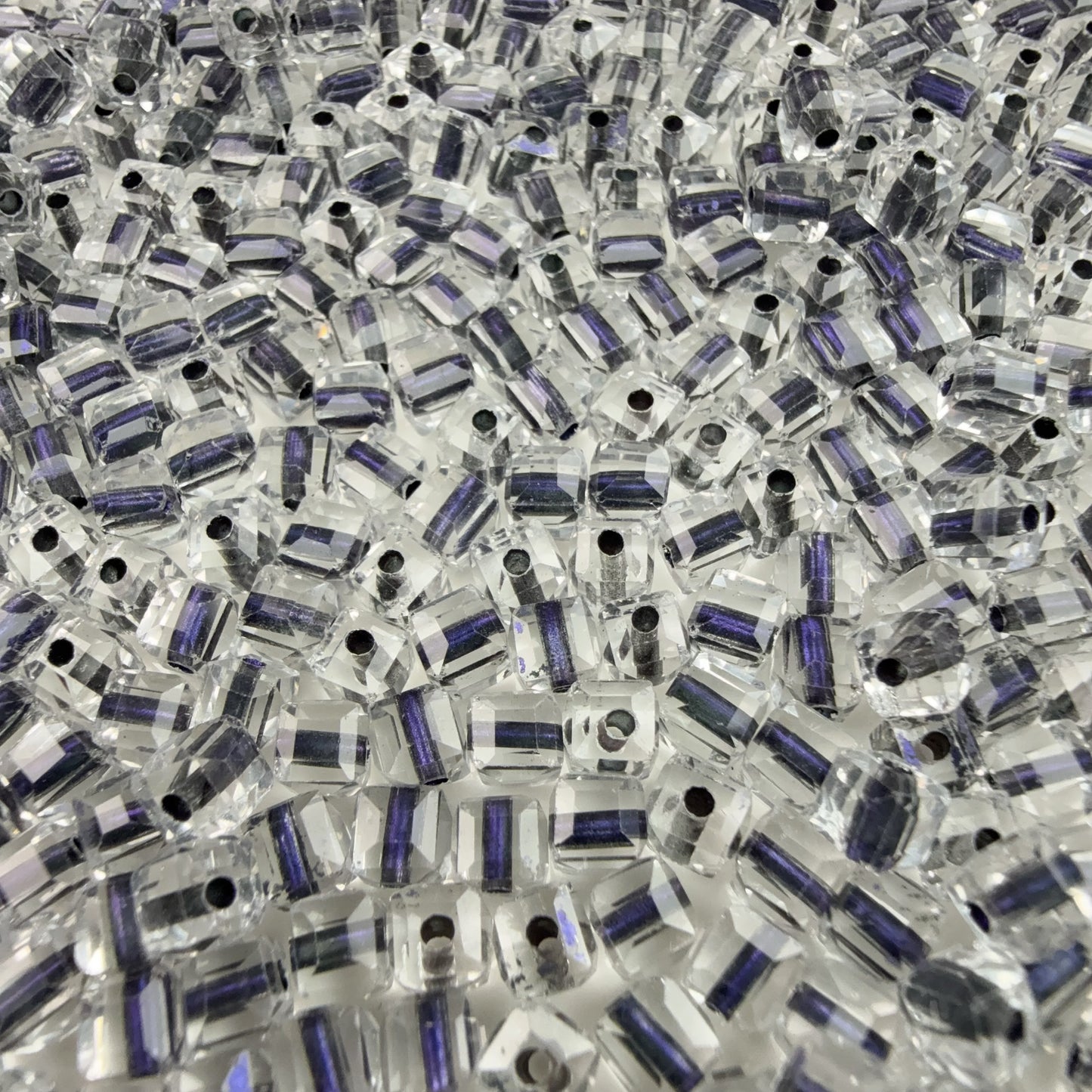 0 0今日新作 芯染めガラスキューブ 5ミリ(0812)