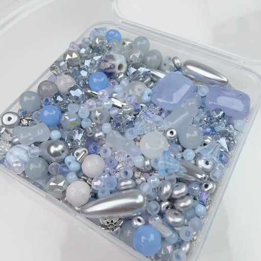0 0今日新作 水色 シードビーズ混ぜ(0310)