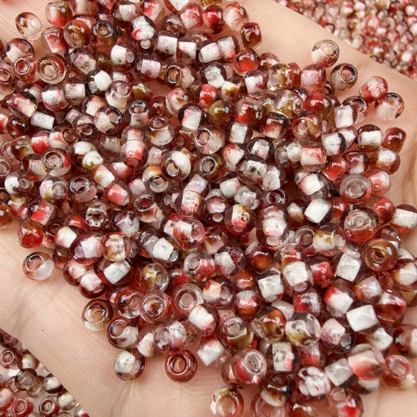 0 0今日新色 カラー芯染めピカソ シードビーズ混ぜ(1108)