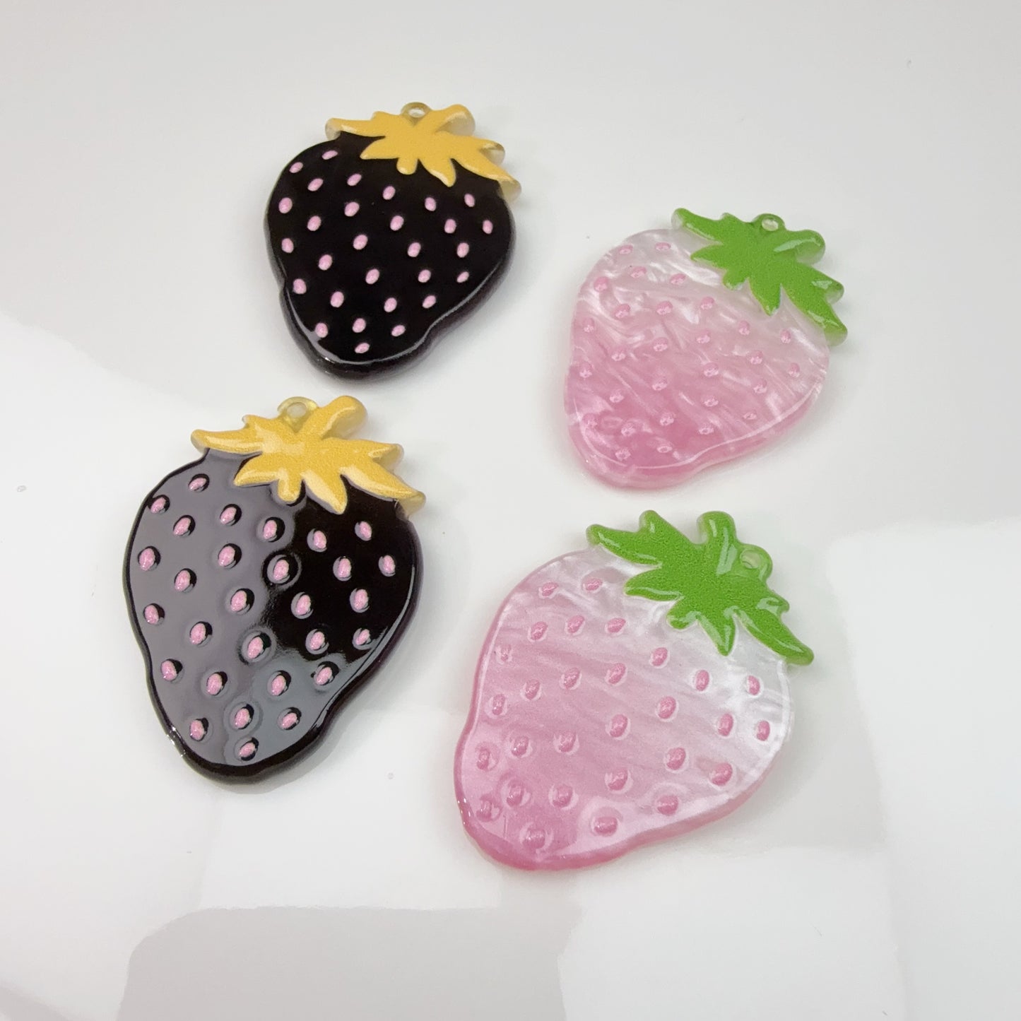 0 0今日新作 黒＆ピンク🍓＆プレート(0402)