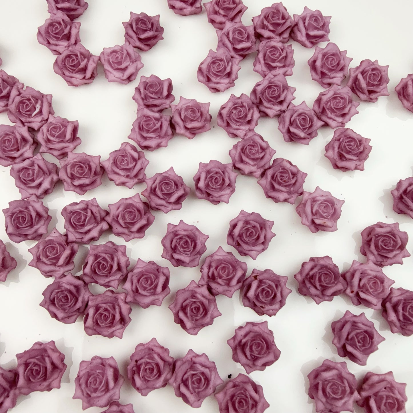 0 0今日新作 柔らかい薔薇-12ミリ 夜光効果(0126)