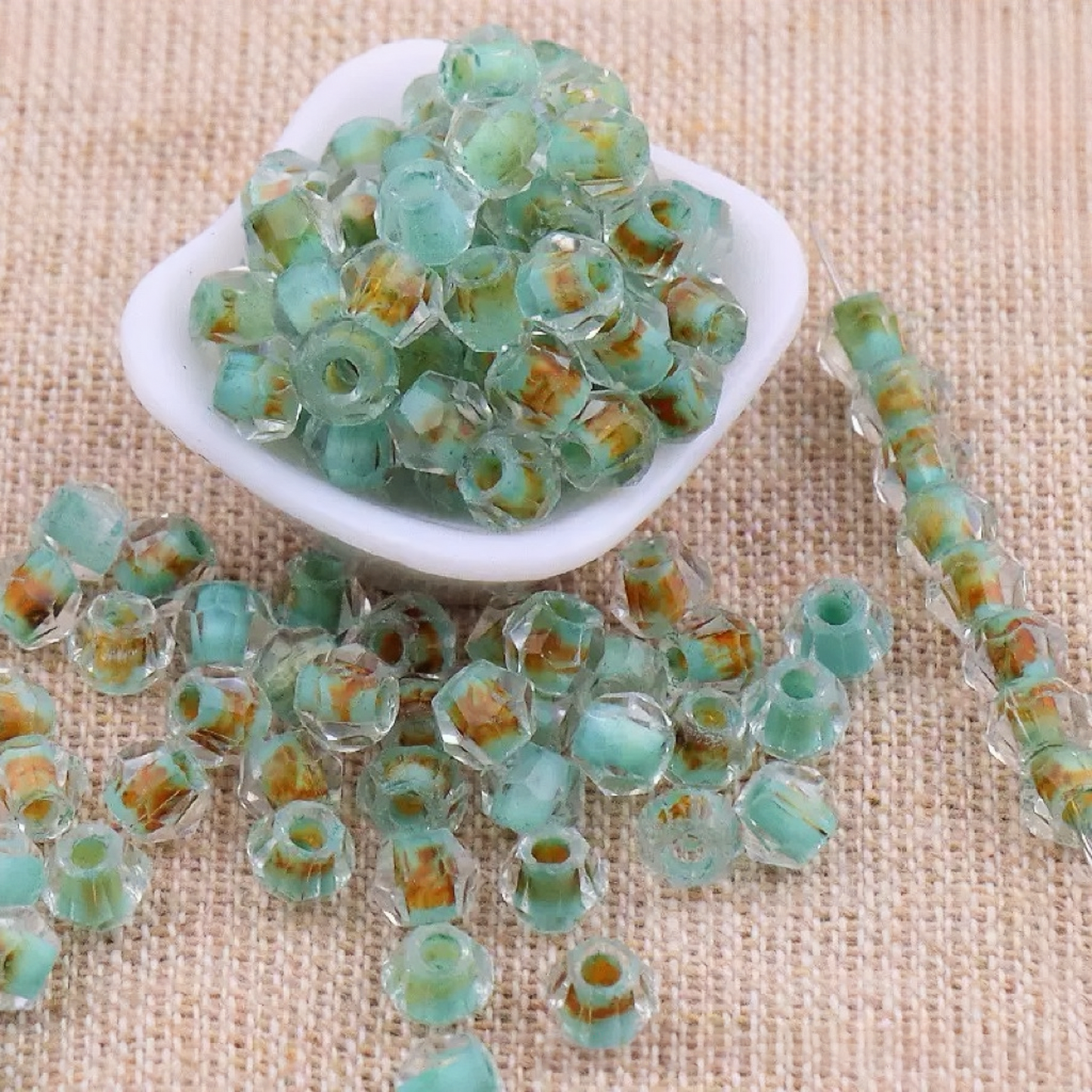 0 0今日新作 クリア水墨菱形カット シードビーズ チビビーズ(1223)