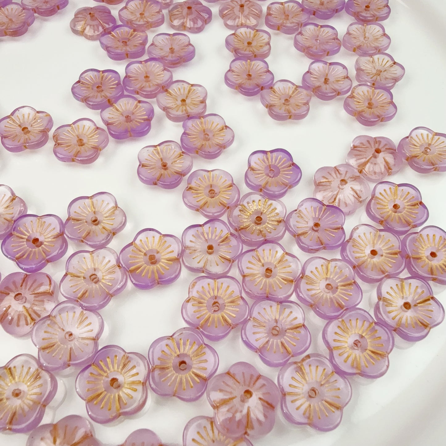 0 0今日新作 ガラスビーズ-梅の花14ミリ(0125)