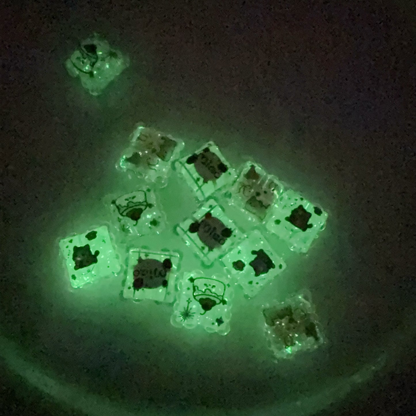 0 0今日新作 夜光効果クッションビーズ(1224)