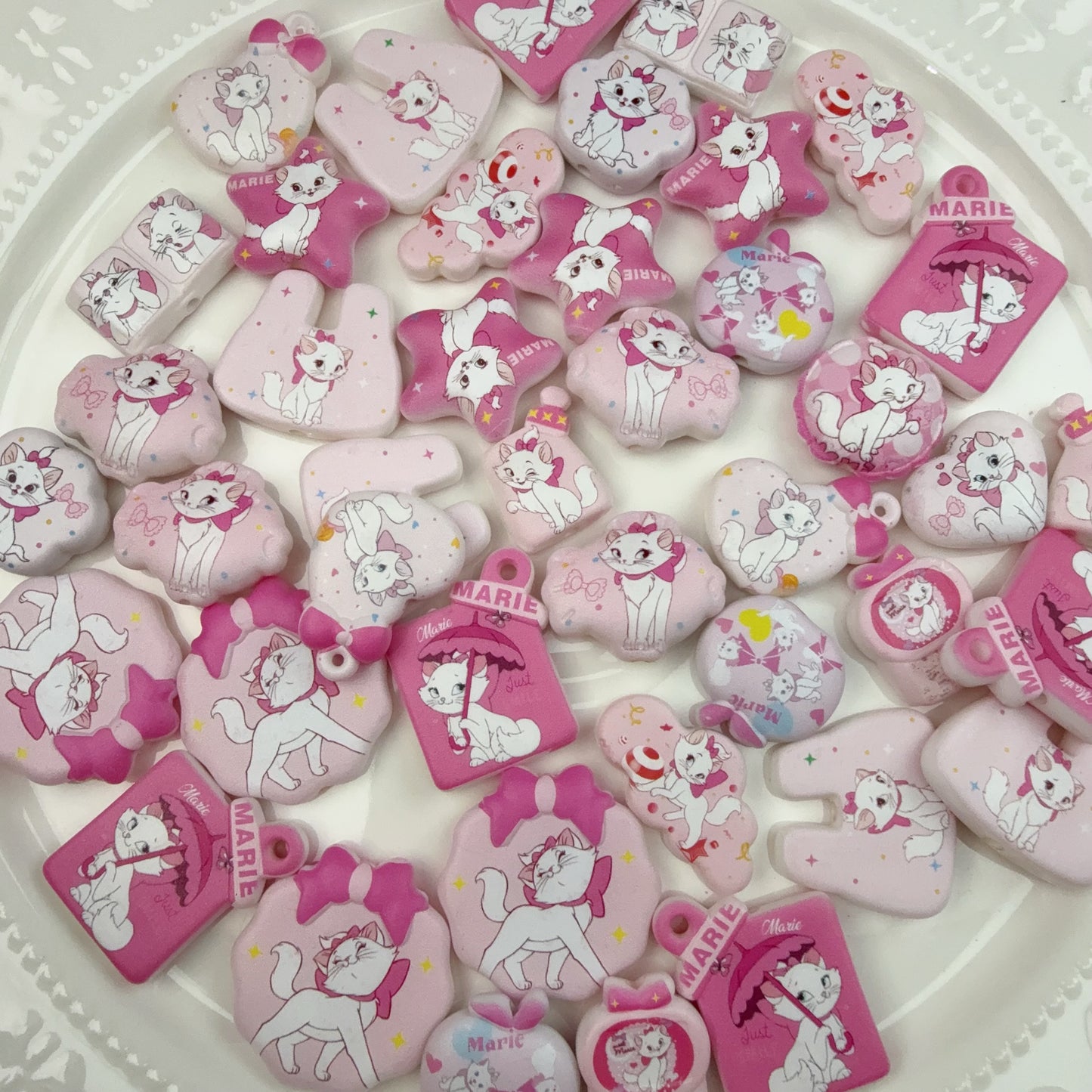 0 0今日新作 白猫 アクリル混ぜ(0922)