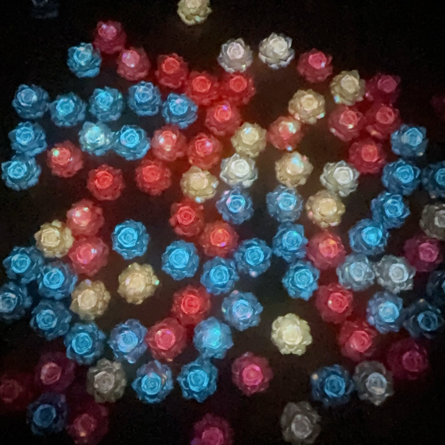 0 0今日新作 柔らかい薔薇-12ミリ 夜光効果(0126)