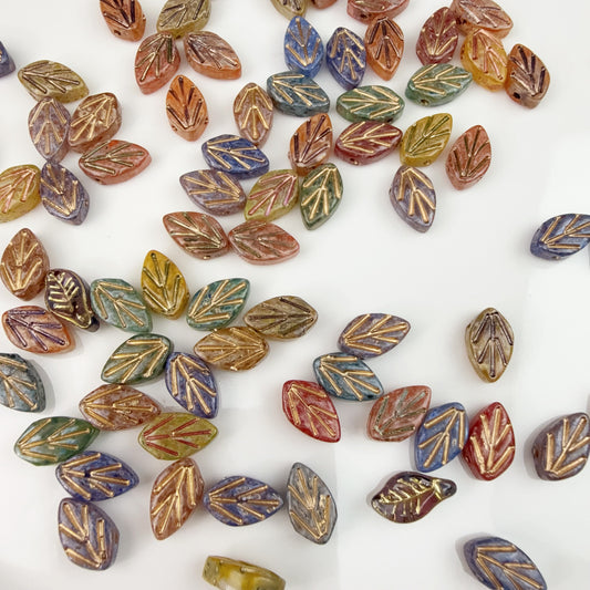 0 0今日新作 チェコビーズー葉っぱ(0102)