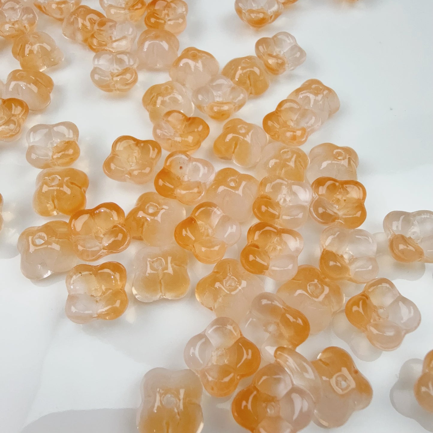 0 0今日新作 クリアガラスビーズ-ぷっくり金木犀(0113)