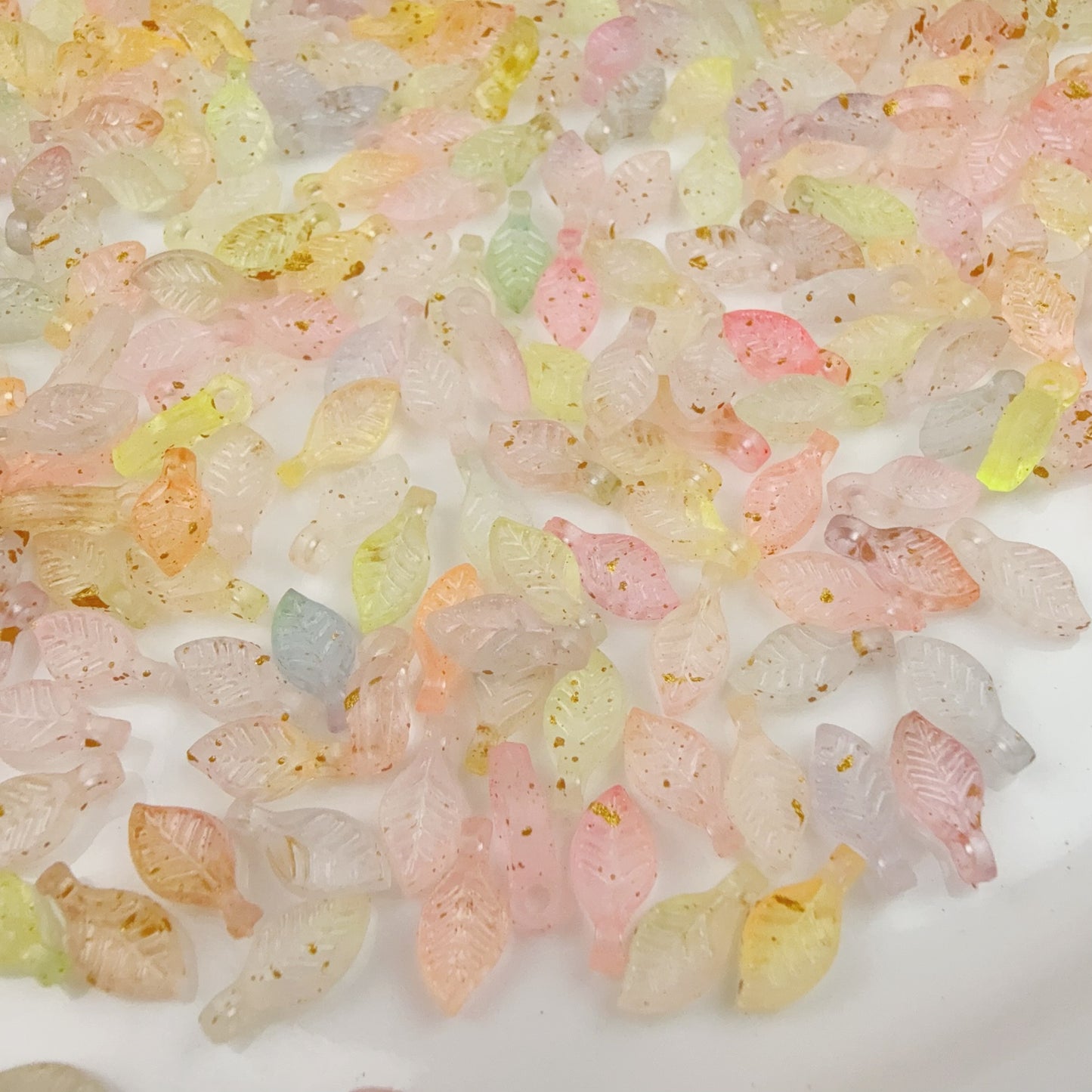 0 0今日新作 アクリル葉っぱ(0108)