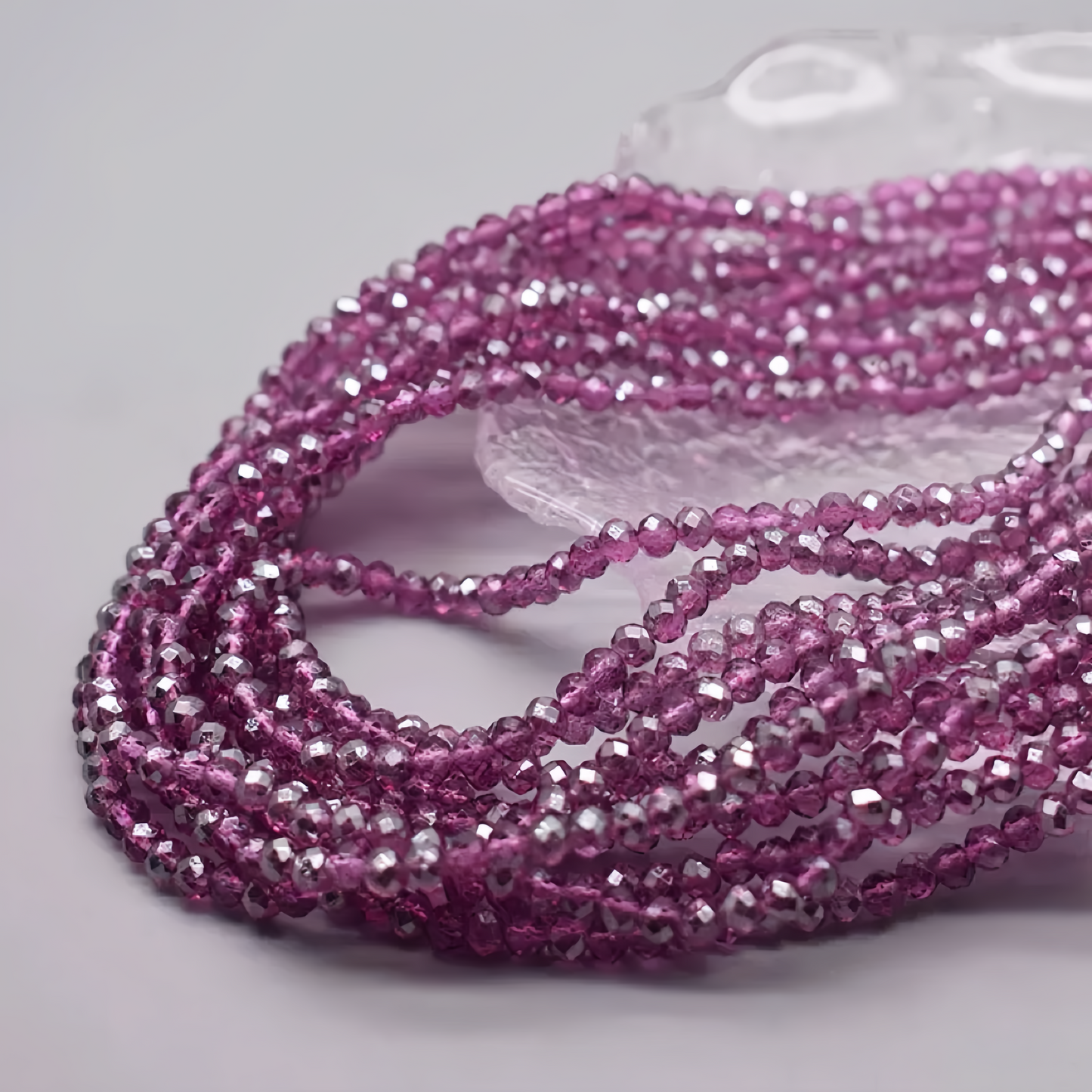 0 0今日新作 メッキ半銀ボタンカット−4ミリ ガラス(0214)