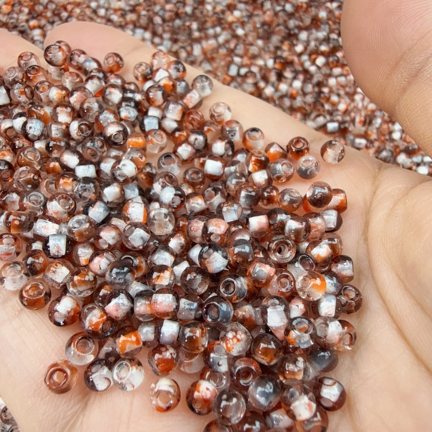 0 0今日新色 カラー芯染めピカソ シードビーズ混ぜ(1108)