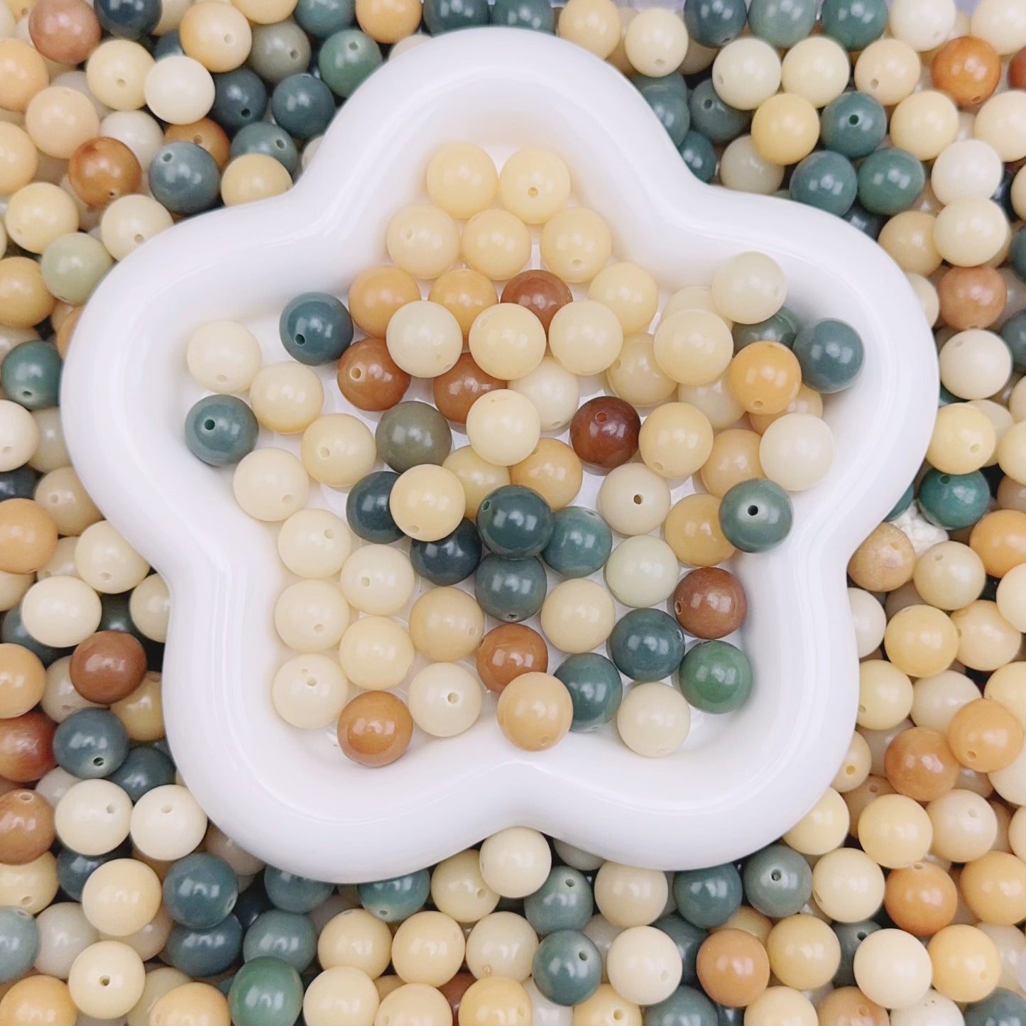 A00 Taho-Green Beige Bodhi Beads